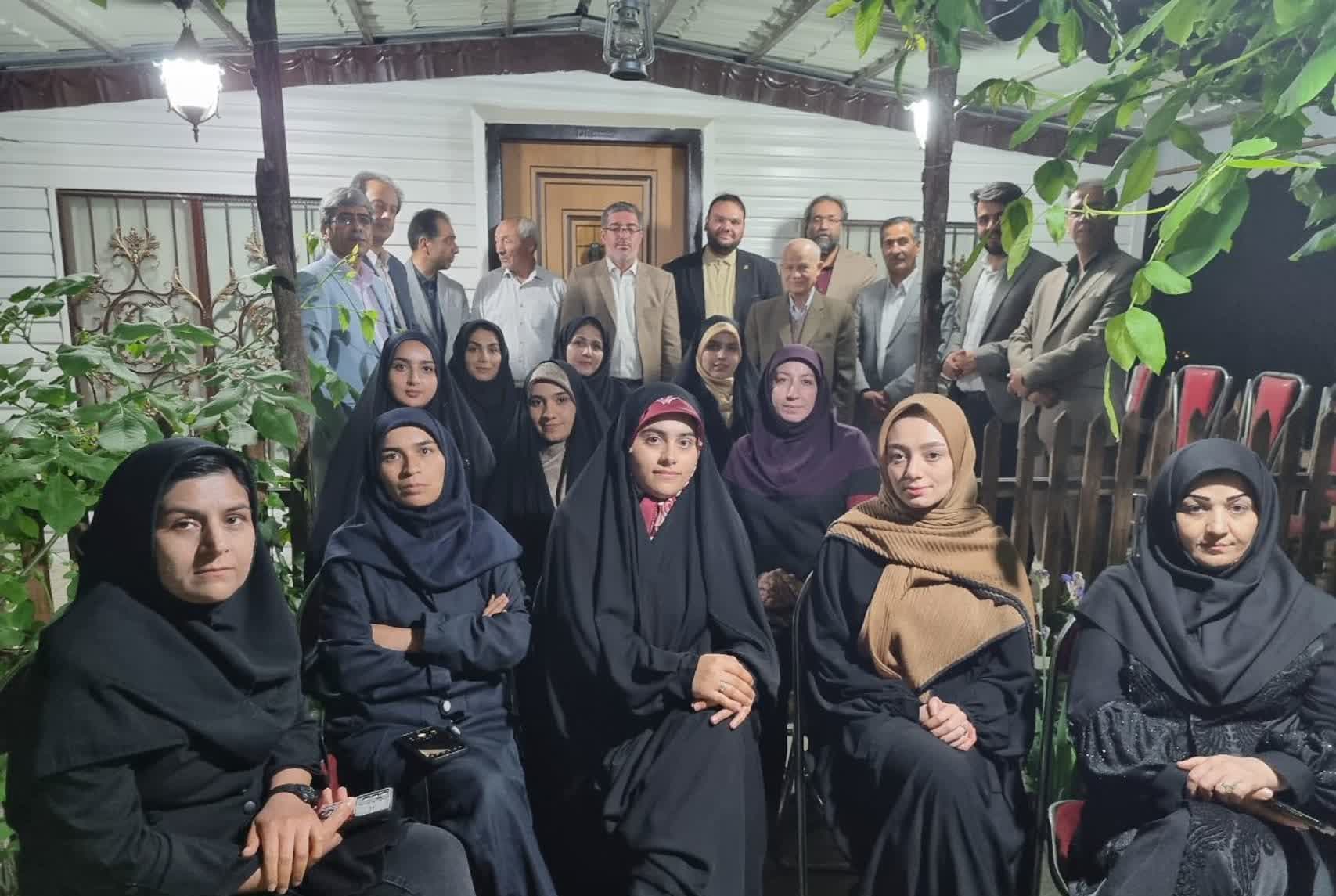 تجلیل از همکاران شهد دانش