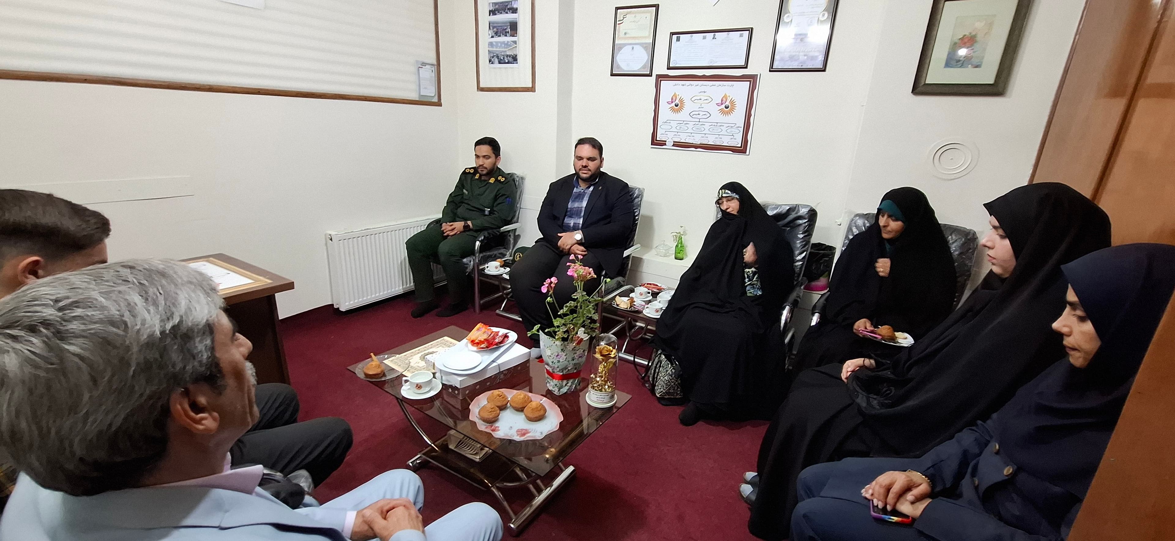 حضور ارزشمند معاونت پرورشی و فرمانده بسیج دانش آموزی در شهد دانش