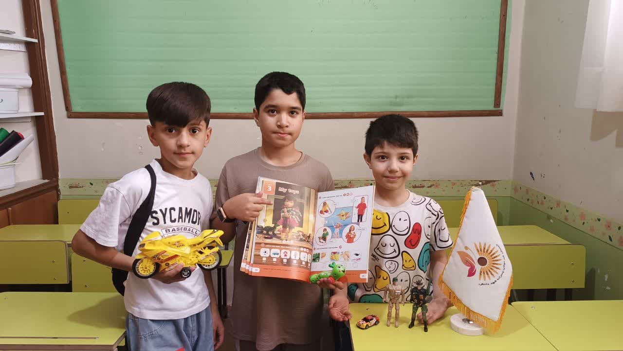 تابستان و صدای خنده و یادگیری در کلاس زبان