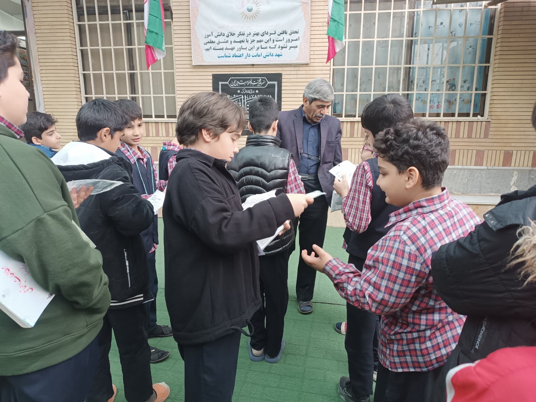 برنامهای آموزشی در زمینه پیشگیری از بیماریهای تنفسی و واگیردار